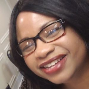 Meet your Posher, Denita